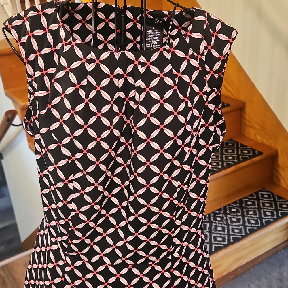 👗East 5th Black, Pink and White Sheath Midi Dress - Picture 2 of 8